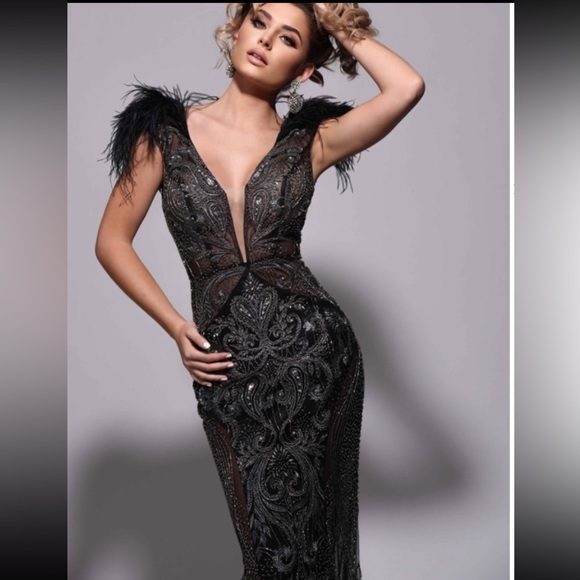 It’s a Jasz couture dress! Size 2 with NO alternations! - Picture 2 of 3